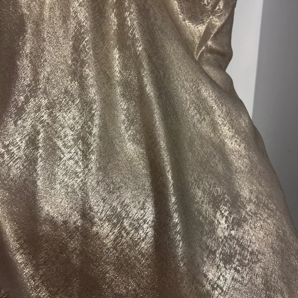 Linea Donatella Women's XL Gold Shimmer cool flowing nighty adjustable strap NWT - Picture 2 of 6